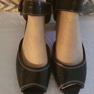 Clarks Artisan "Diamond Heart" Shoes Sandal